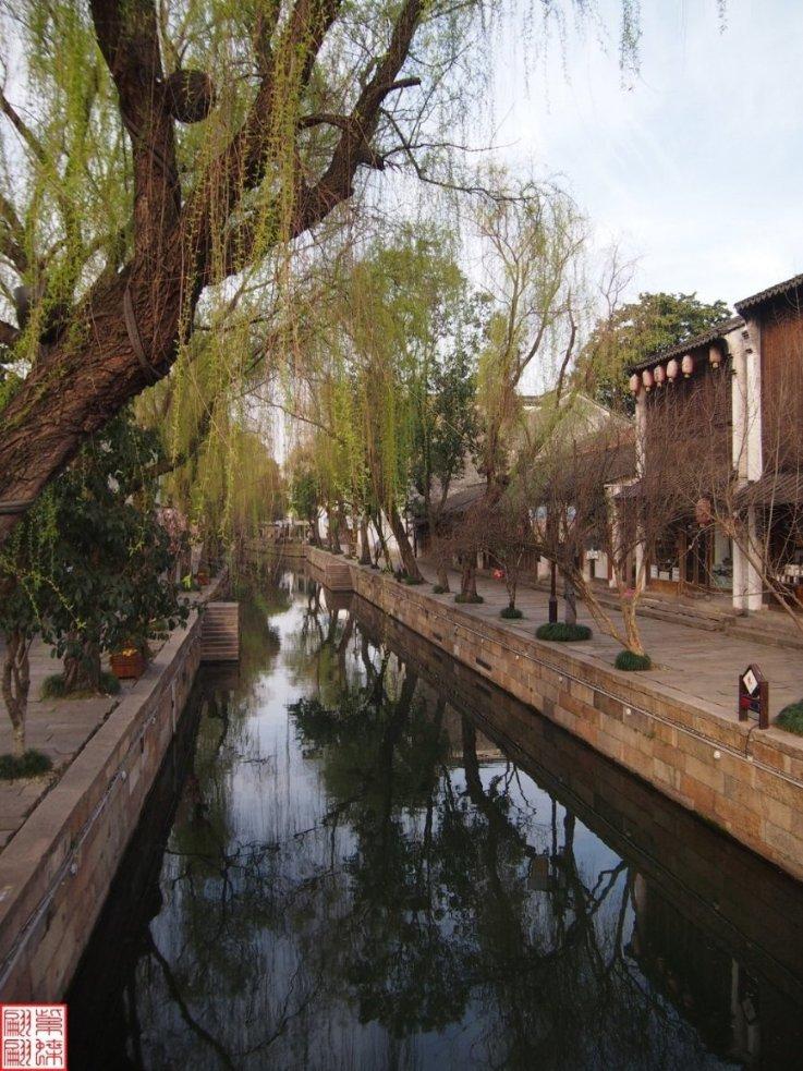奔驰E260万顺新材隐形车衣,优异的抗腐蚀性